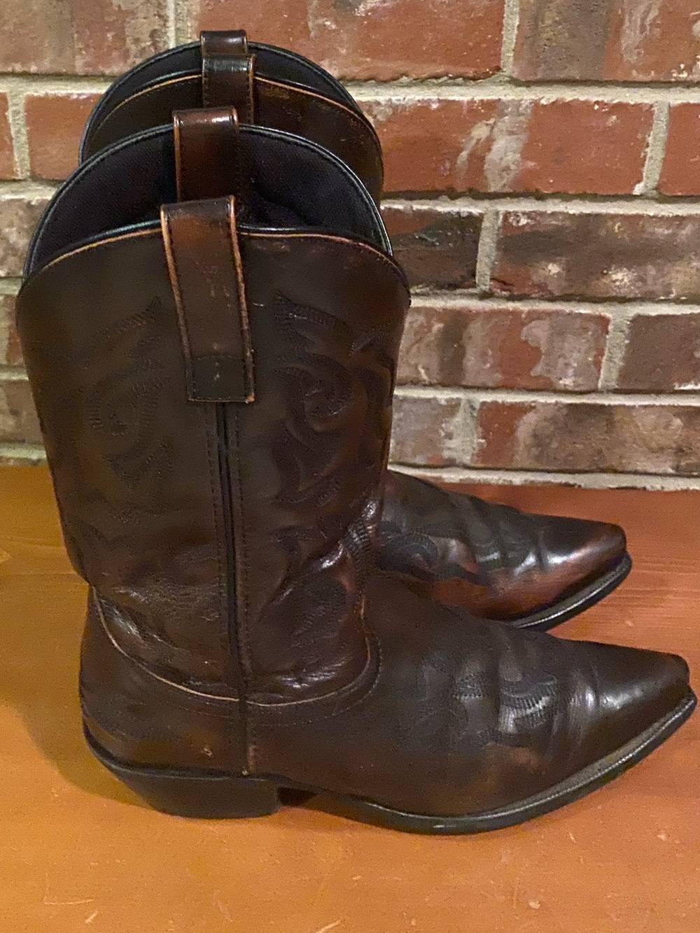 LAREDO WESTERN BOOTS